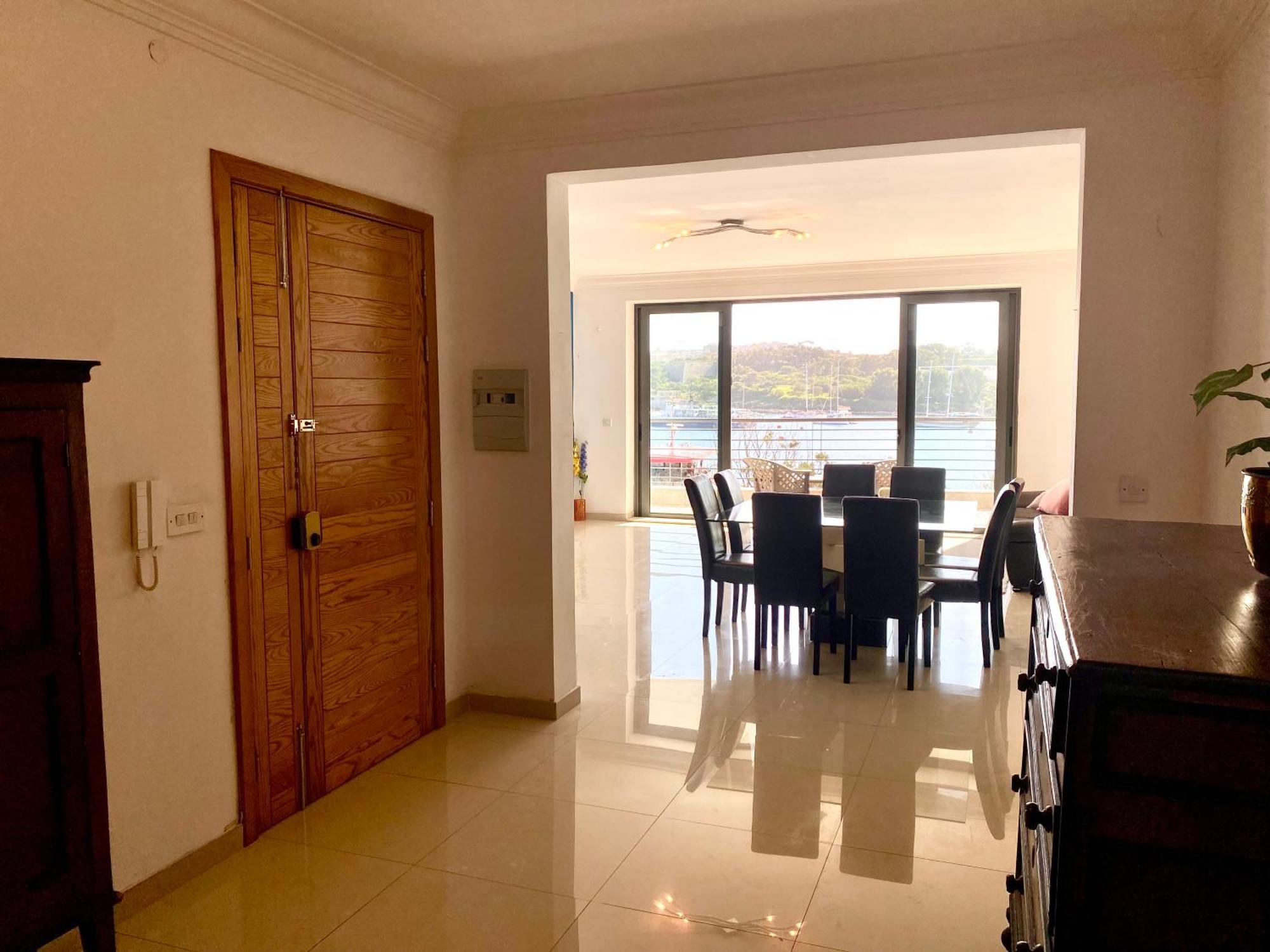 Seafront Harbour Haven - Steps To Ferry, Shops And Beaches Sliema Exterior foto